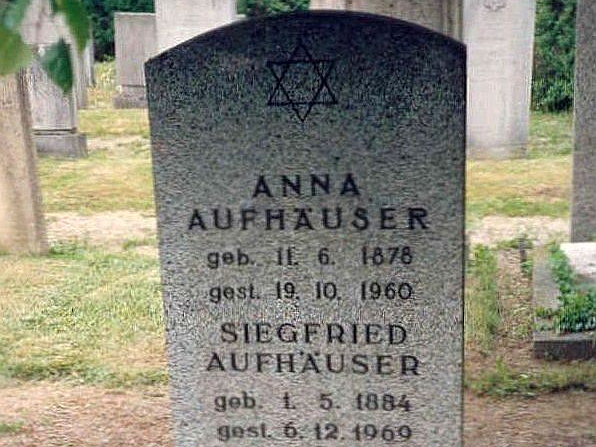 Aufhäuser’s grave in Freiburg/Breisgau © gedenktafeln-in-berlin.de
